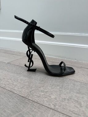 Saint Laurent Black Patent Opyum Logo Heel Ankle-Strap Sandal